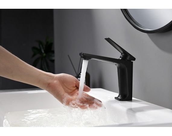 Vòi chậu rửa mặt lavabo mạ màu đen HD2011B-2
